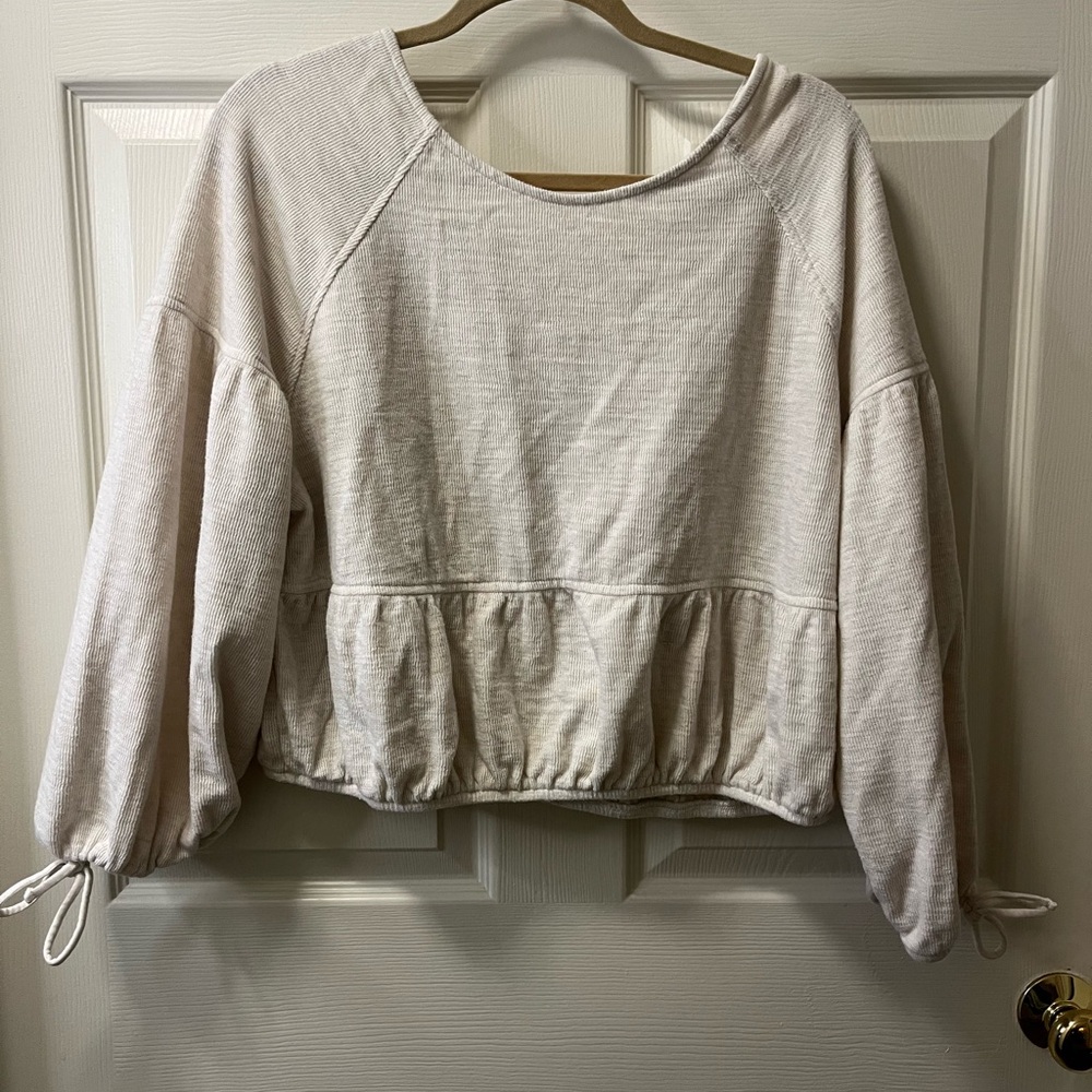 Aerie‎ Cream Womens Sweater. Elastic at waist Size Large